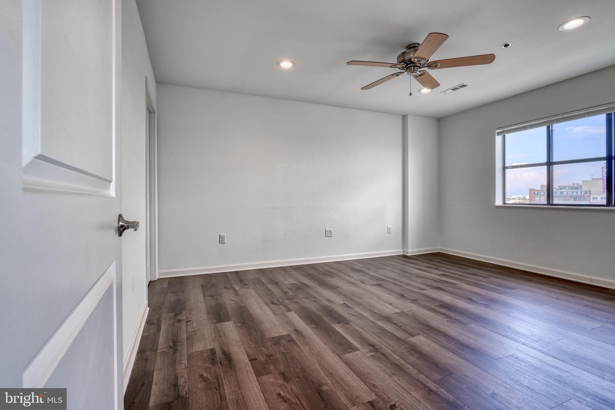 2702 Lighthouse Point East, Unit 626 Baltimore, MD 21224 - Photo 26 of 48