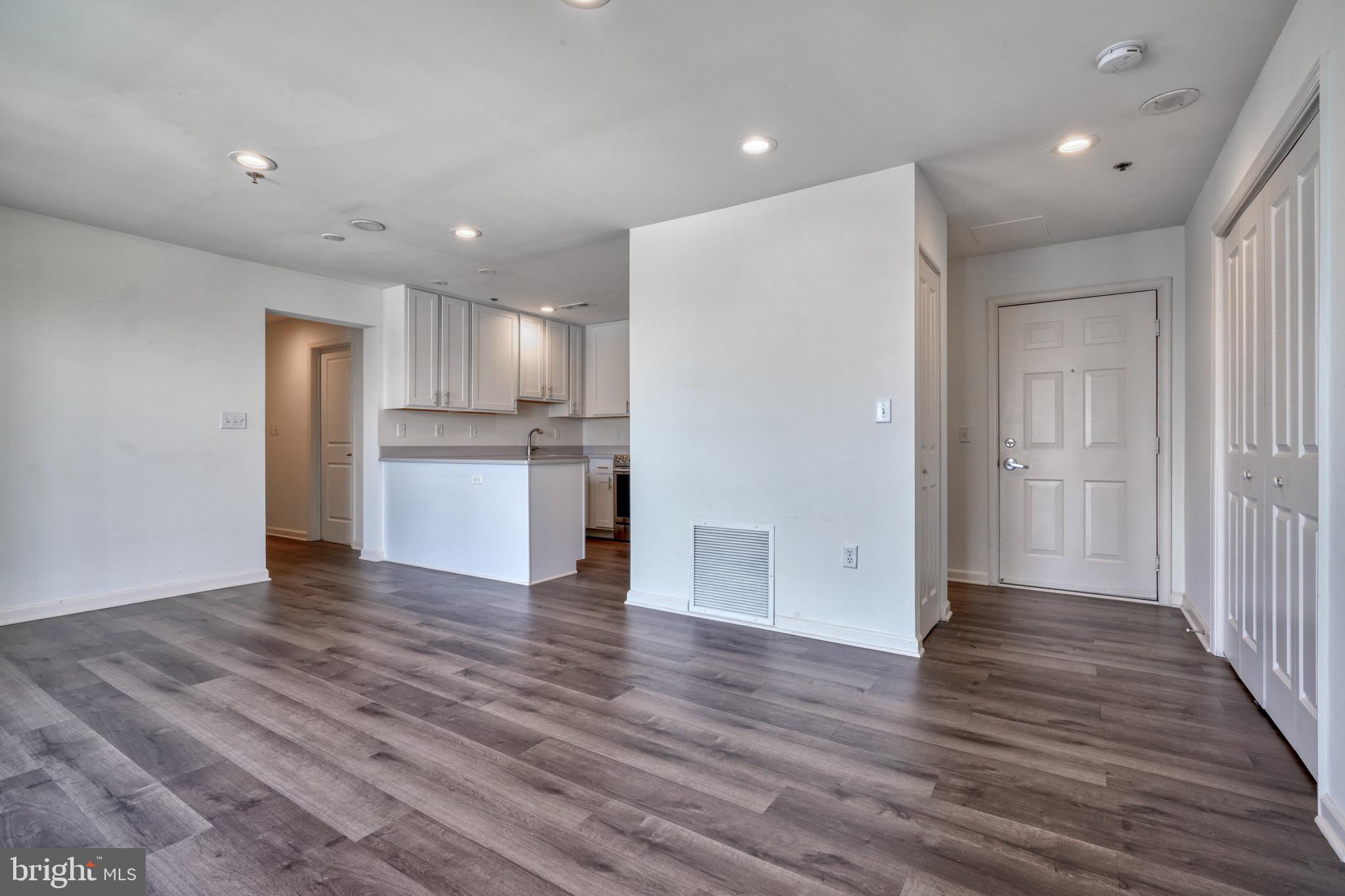 2702 Lighthouse Point East, Unit 626 Baltimore, MD 21224 - Photo 6 of 48