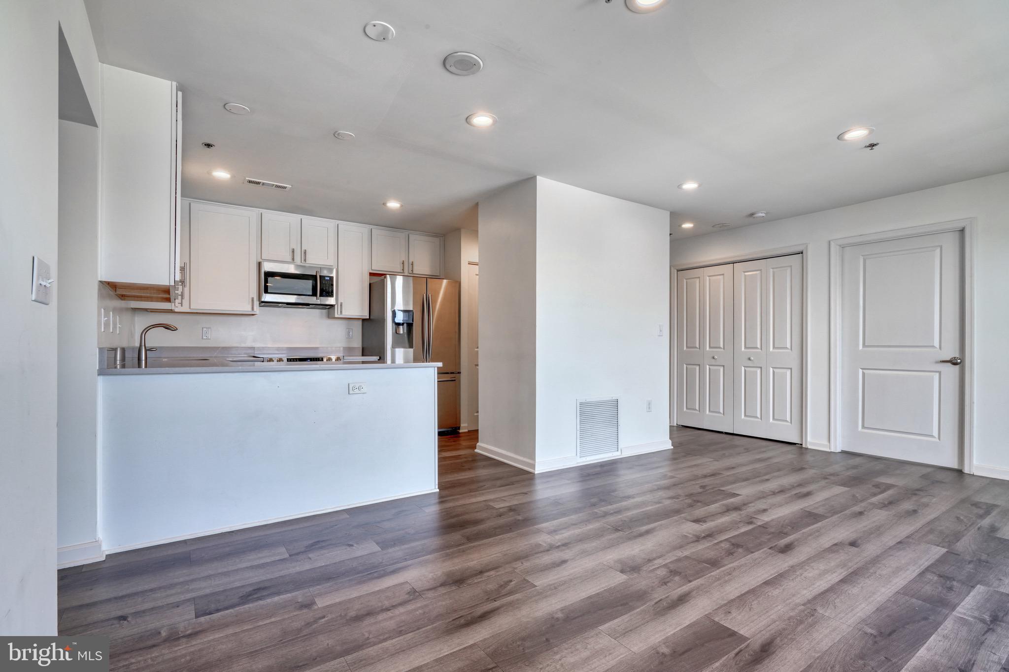 2702 Lighthouse Point East, Unit 626 Baltimore, MD 21224 - Photo 7 of 48