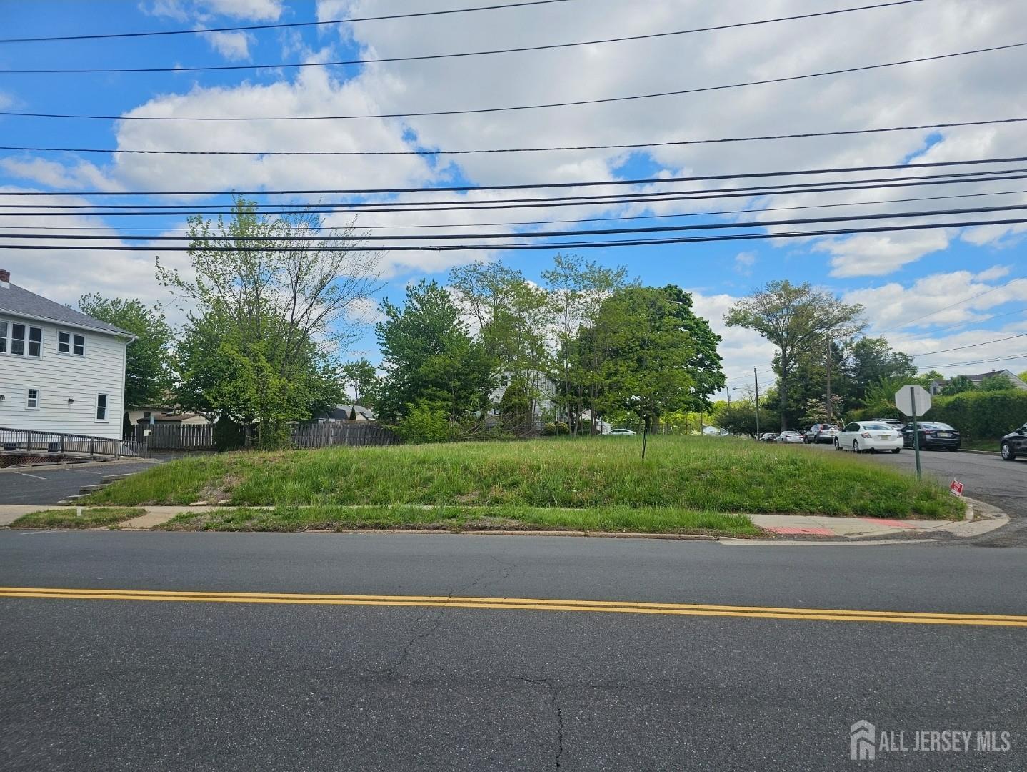115 Stelton Road Piscataway, NJ 08854 - Photo 2 of 4 a view of a yard and street view
