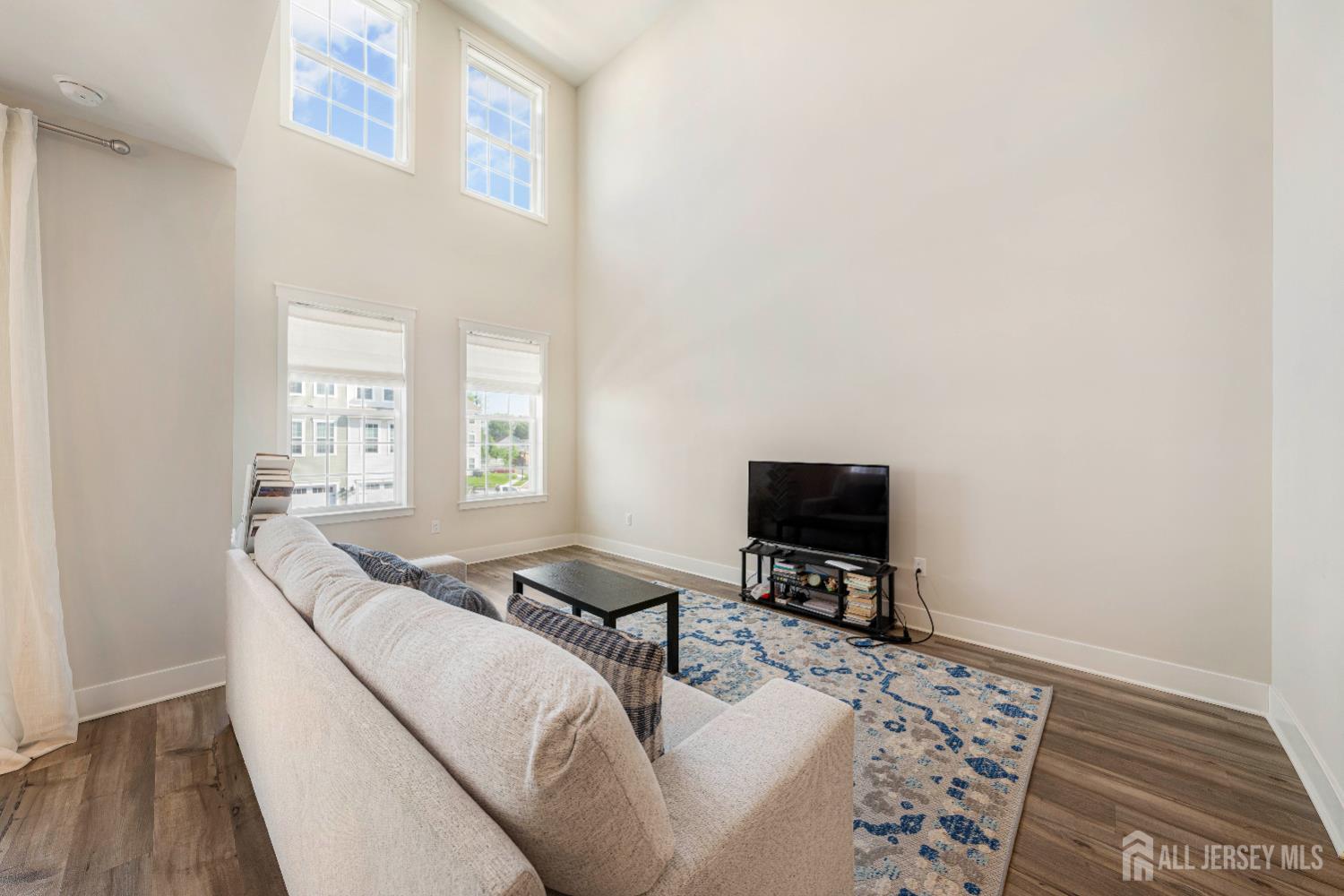 707 Station Road Dunellen, NJ 08812 - Photo 6 of 28