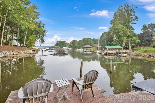 $950,000 | 470 Lakeview Shores Loop, Mooresville, NC 28117