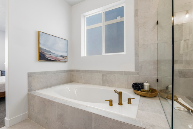 624 North Legend Circle, Unit 480 Mapleton, UT 84664 - Photo 25 of 34 Ensuite bathroom featuring a bath