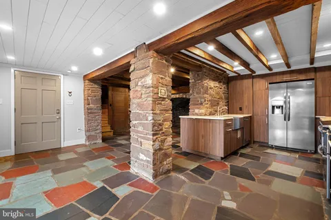 a view of a storage & utility room