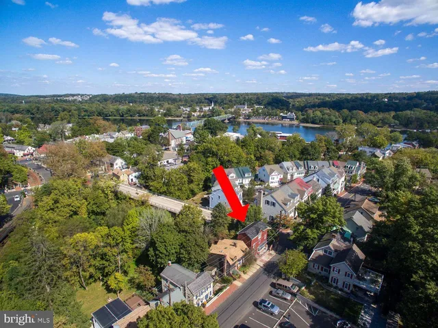 $995,000 | 58 West Mechanic Street, New Hope, PA 18938