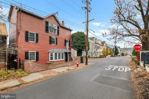 $995,000 | 58 West Mechanic Street, New Hope, PA 18938