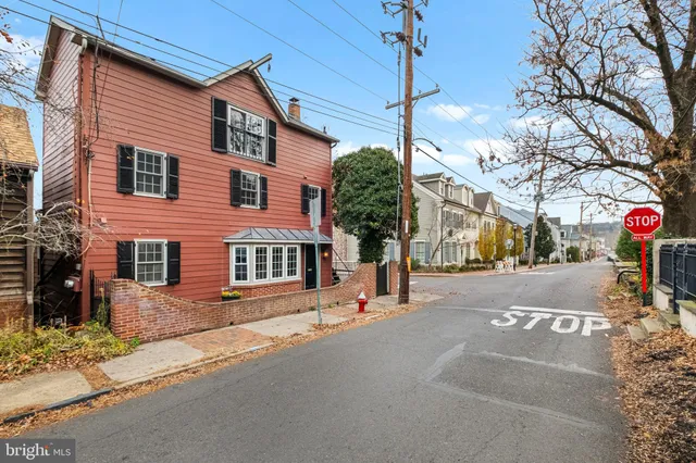 $995,000 | 58 West Mechanic Street, New Hope, PA 18938