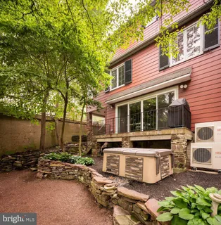 $995,000 | 58 West Mechanic Street, New Hope, PA 18938