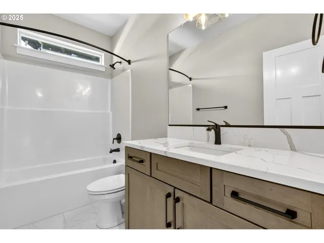 $579,900 | 2854 Northeast Sweetwater Road, Unit 16, Estacada, OR 97023