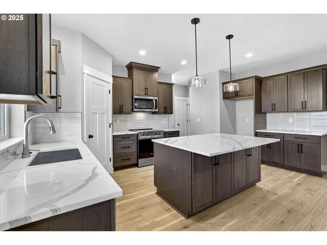 $579,900 | 2854 Northeast Sweetwater Road, Unit 16, Estacada, OR 97023