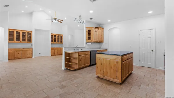 $3,495 | 10808 Dedeke Drive, New Braunfels, TX 78132