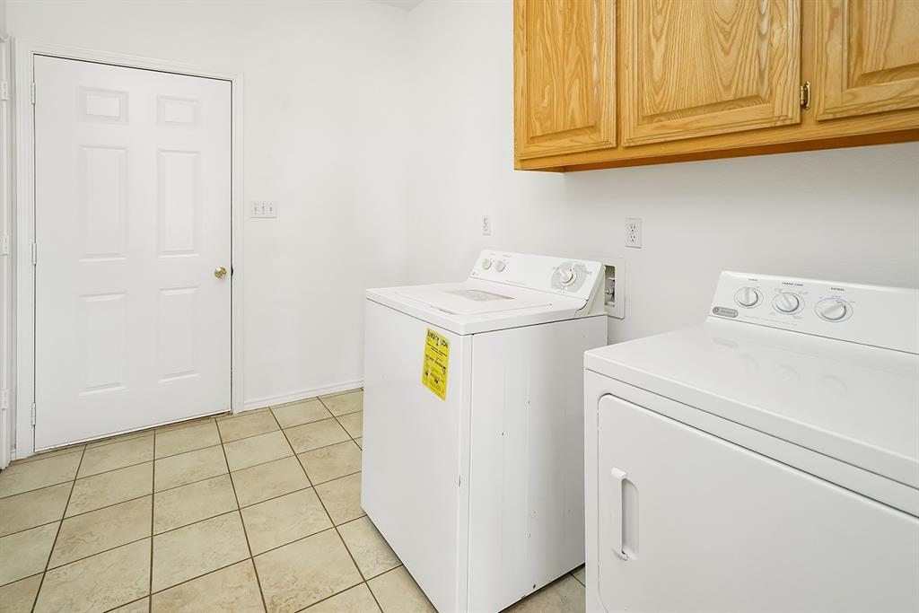 2075 Huling Road Sanger, TX 76266 - Photo 14 of 39