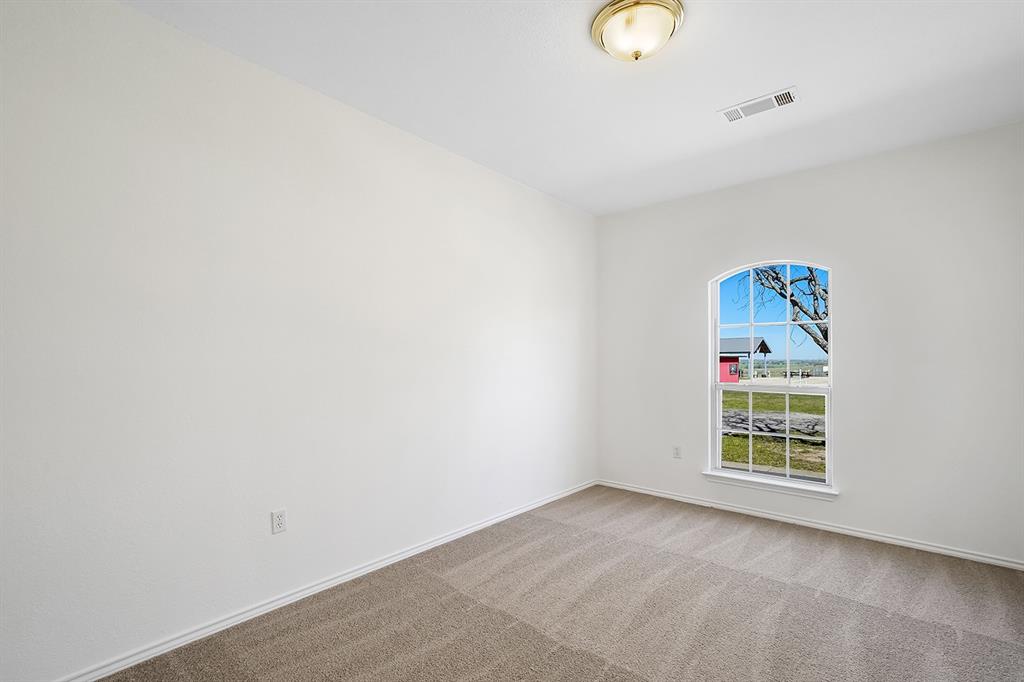 2075 Huling Road Sanger, TX 76266 - Photo 20 of 39
