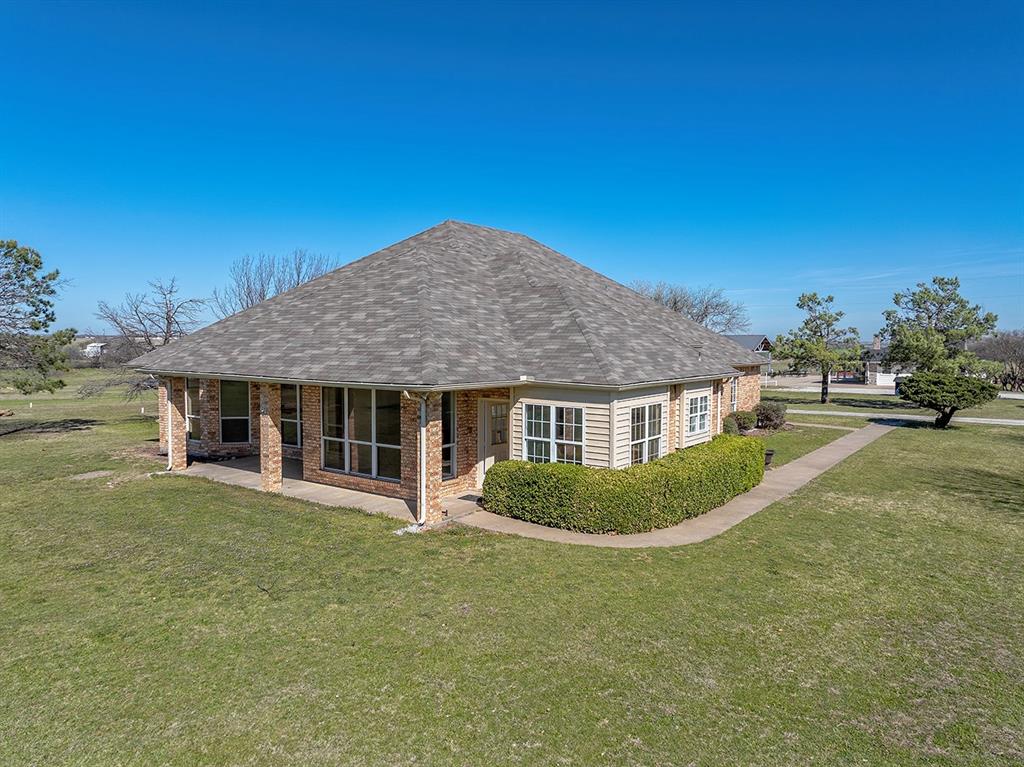 2075 Huling Road Sanger, TX 76266 - Photo 2 of 39