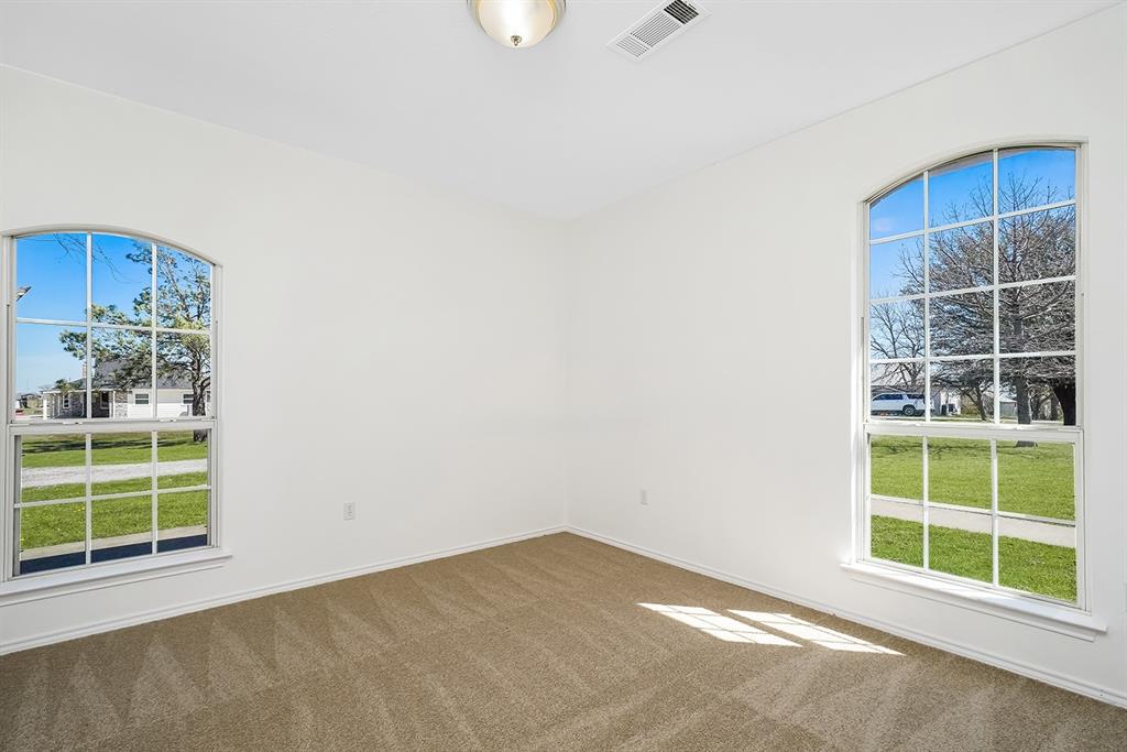 2075 Huling Road Sanger, TX 76266 - Photo 21 of 39