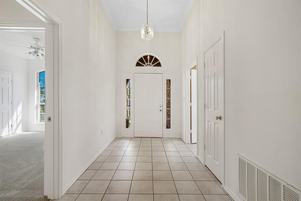 2075 Huling Road Sanger, TX 76266 - Photo 3 of 39