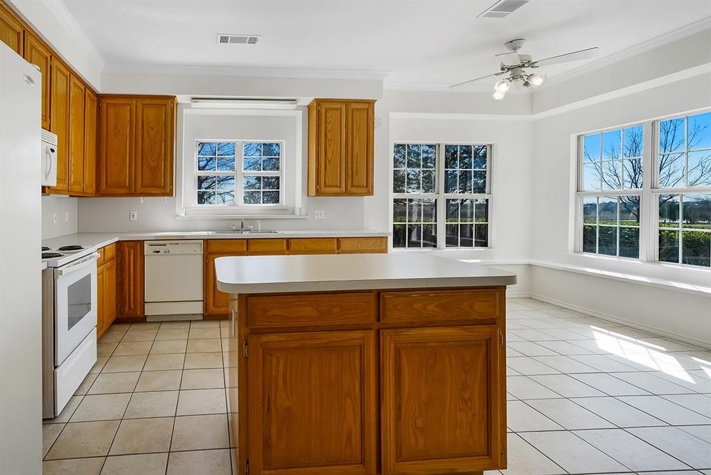 2075 Huling Road Sanger, TX 76266 - Photo 6 of 39