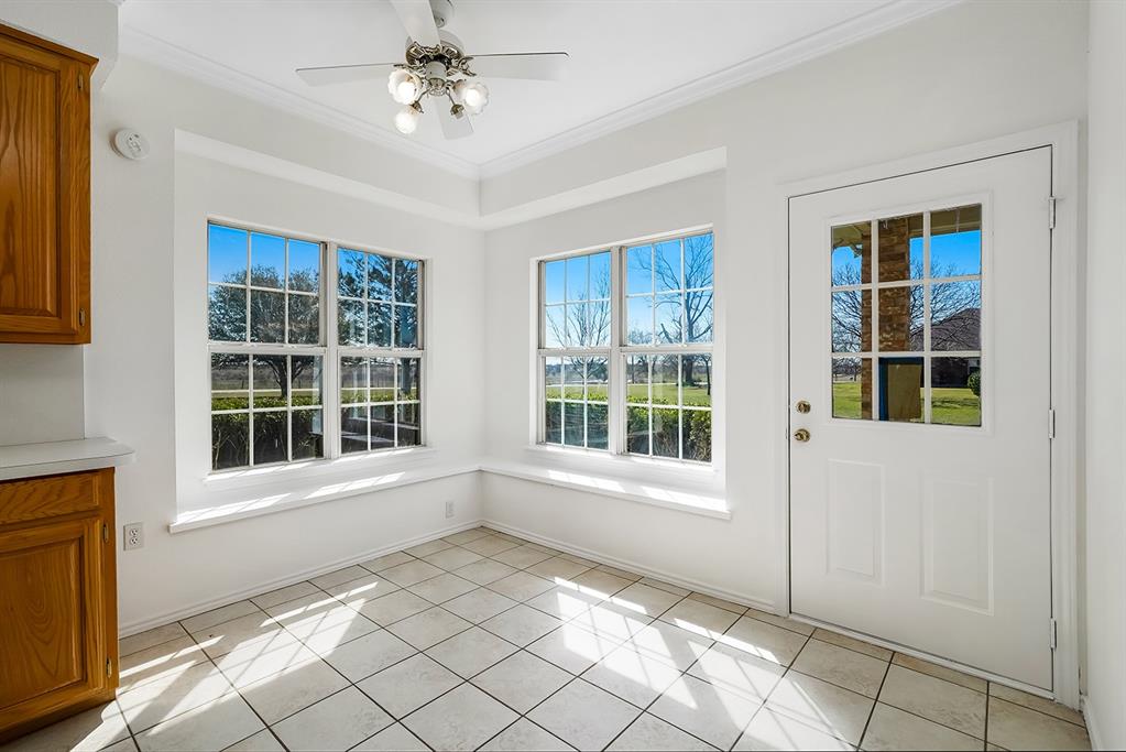 2075 Huling Road Sanger, TX 76266 - Photo 7 of 39