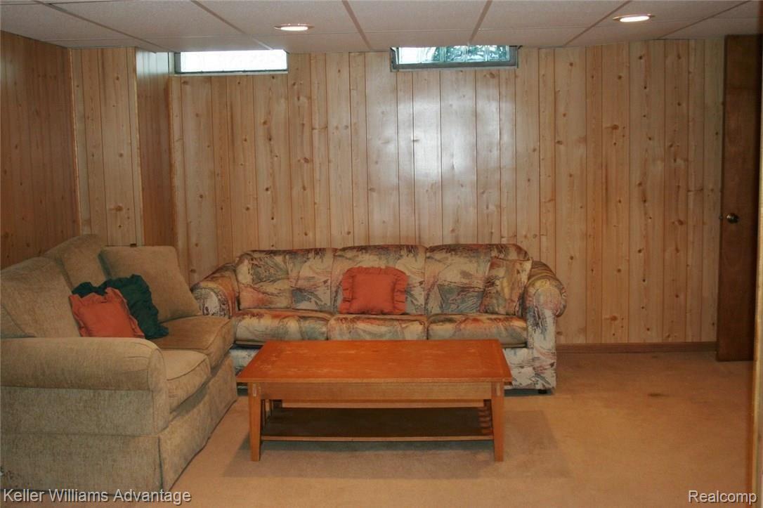 42477 Saltz Road Canton, MI 48187 - Photo 25 of 30 IMG_4916.JPG