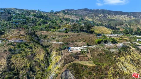 $2,500,000 | 20542 Seaboard Road, Malibu, CA 90265