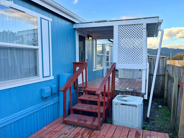 $109,900 | 550 South State Street, Sutherlin, OR 97479