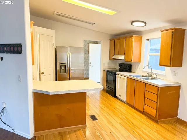 $109,900 | 550 South State Street, Sutherlin, OR 97479