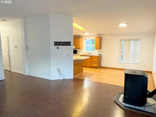 $109,900 | 550 South State Street, Sutherlin, OR 97479