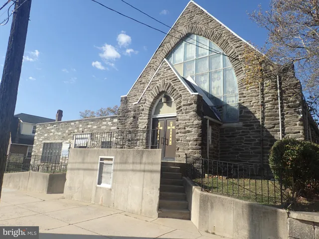 $299,900 | 1402 West 3rd Street, Chester, PA 19013