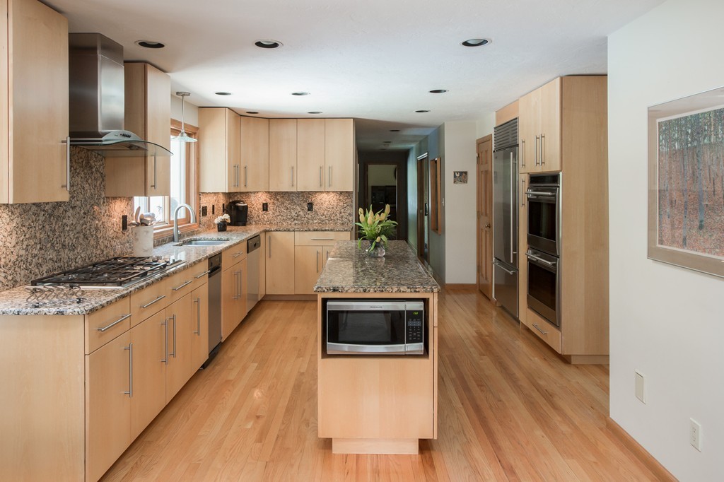 7 Hidden Brick Road Hopkinton, MA 01748 - Photo 3 of 30 Gallery Image 3