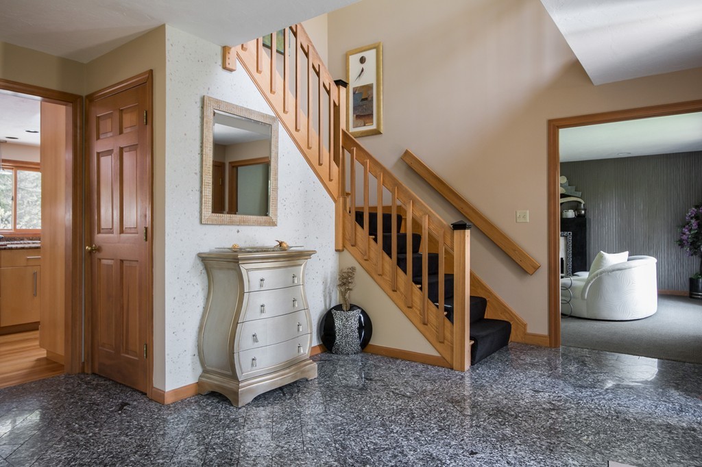 7 Hidden Brick Road Hopkinton, MA 01748 - Photo 10 of 30 Gallery Image 10