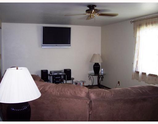 254 Hazel Road Penn Hills, PA 15235 - Photo 5 of 7 Living Room.