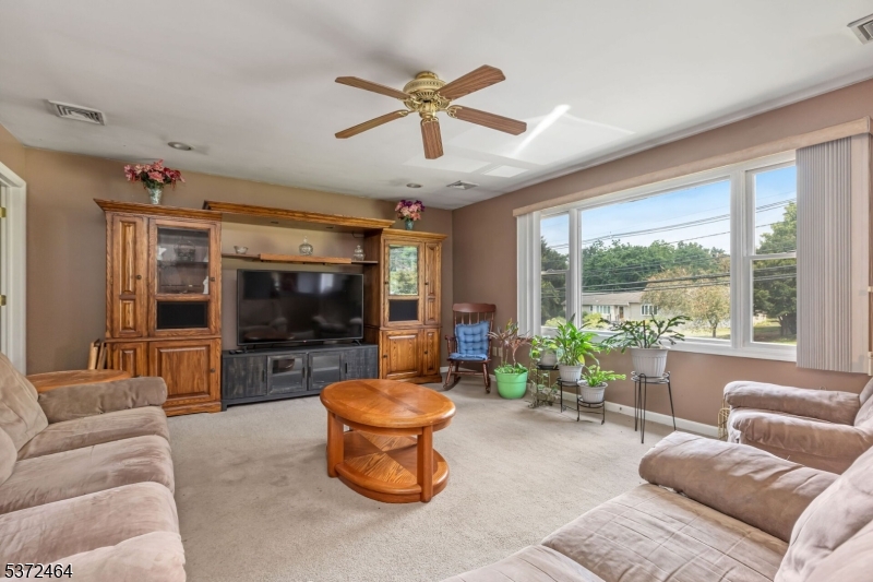 185 Milltown Road Bridgewater, NJ 08807 - Photo 3 of 33