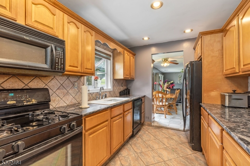 185 Milltown Road Bridgewater, NJ 08807 - Photo 5 of 33