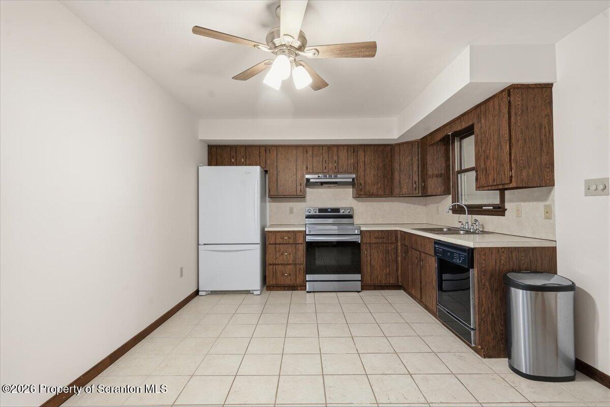 301 Spring Street Archbald, PA 18403 - Photo 19 of 51 15-301_Spring_St_015