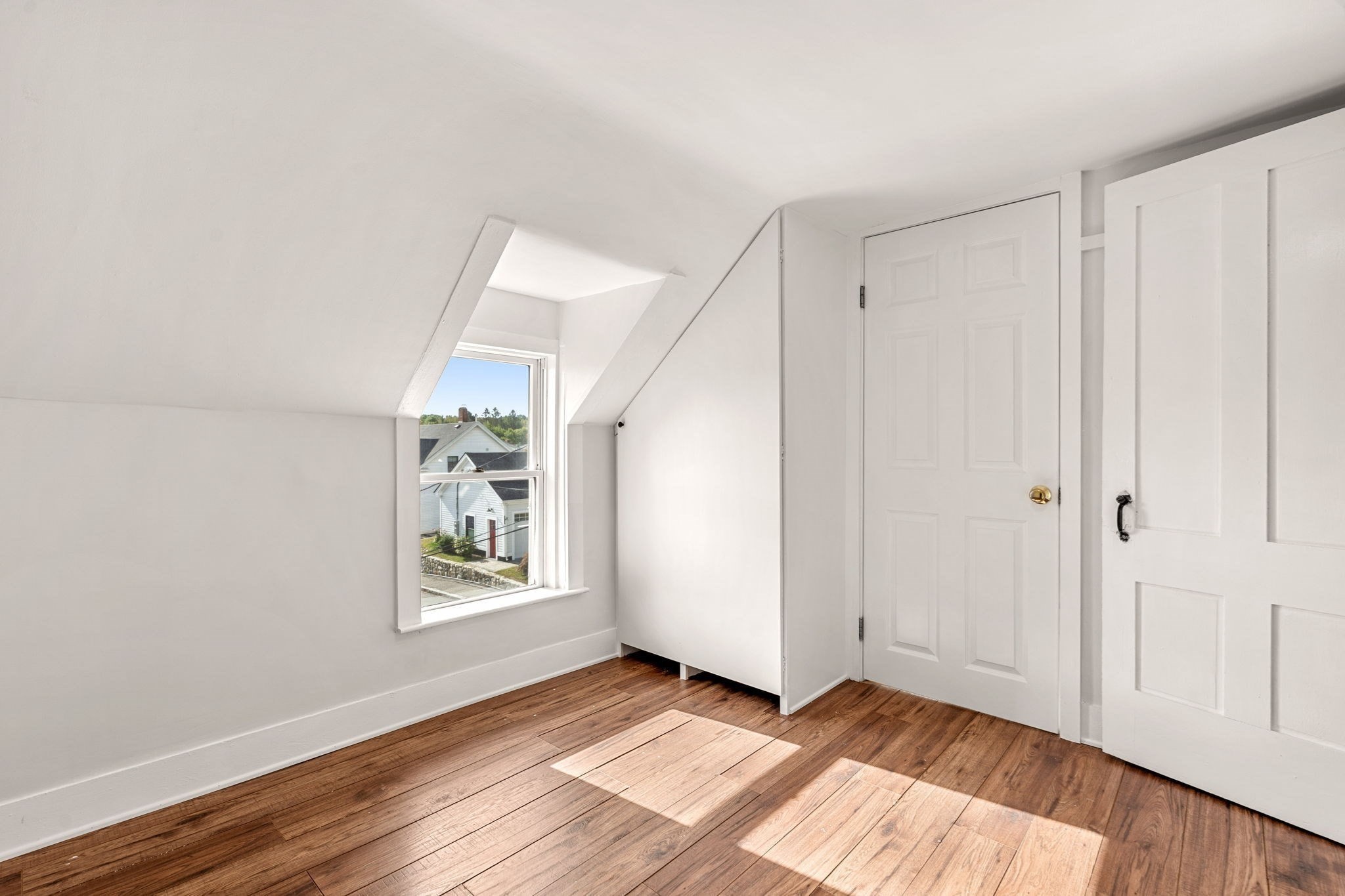 17 Cottage Street Marblehead, MA 01945 - Photo 20 of 27 Gallery Image 20