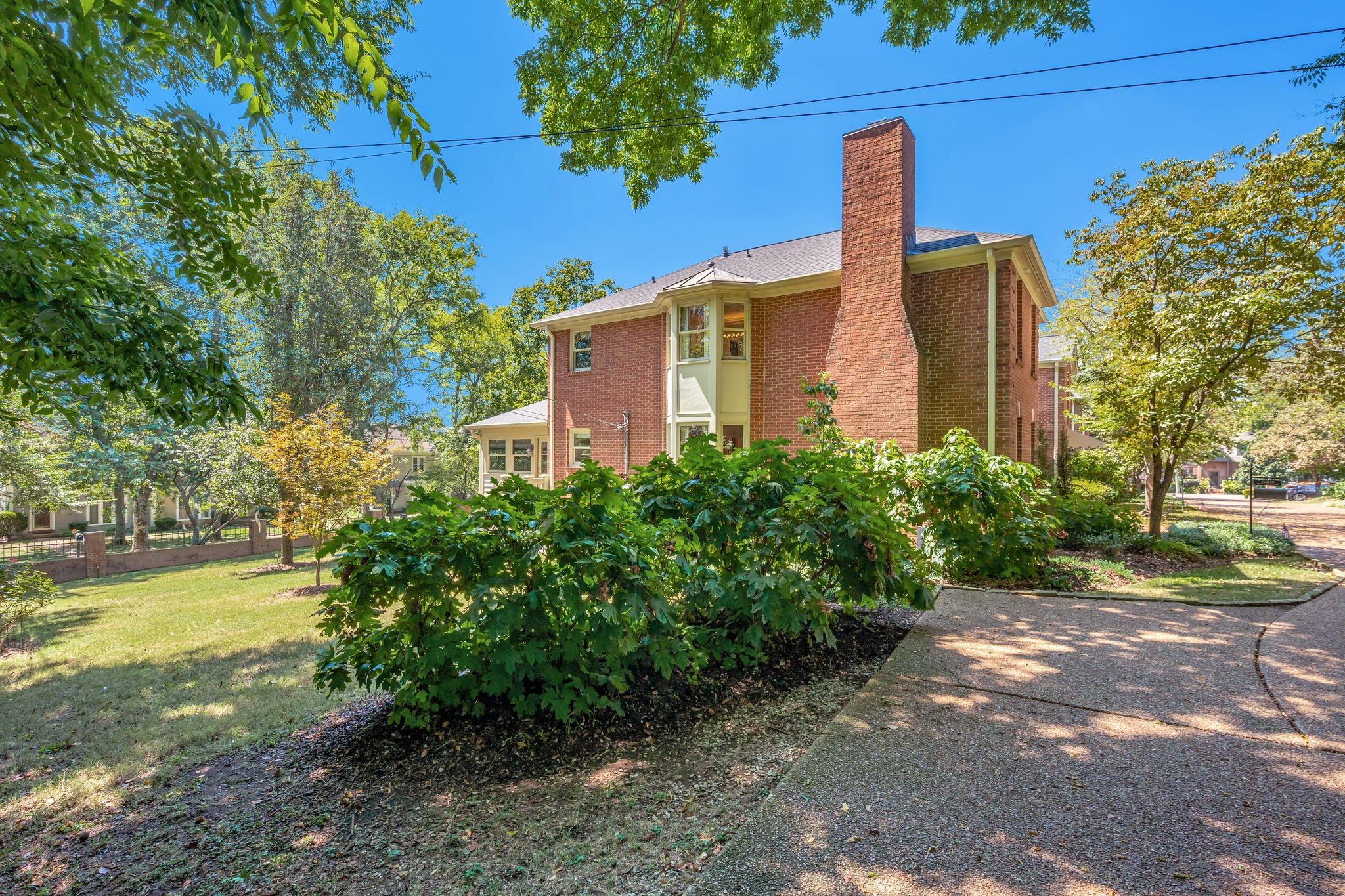 620 Estes Road Nashville, TN 37215 - Photo 2 of 40 a front view of a house with garden