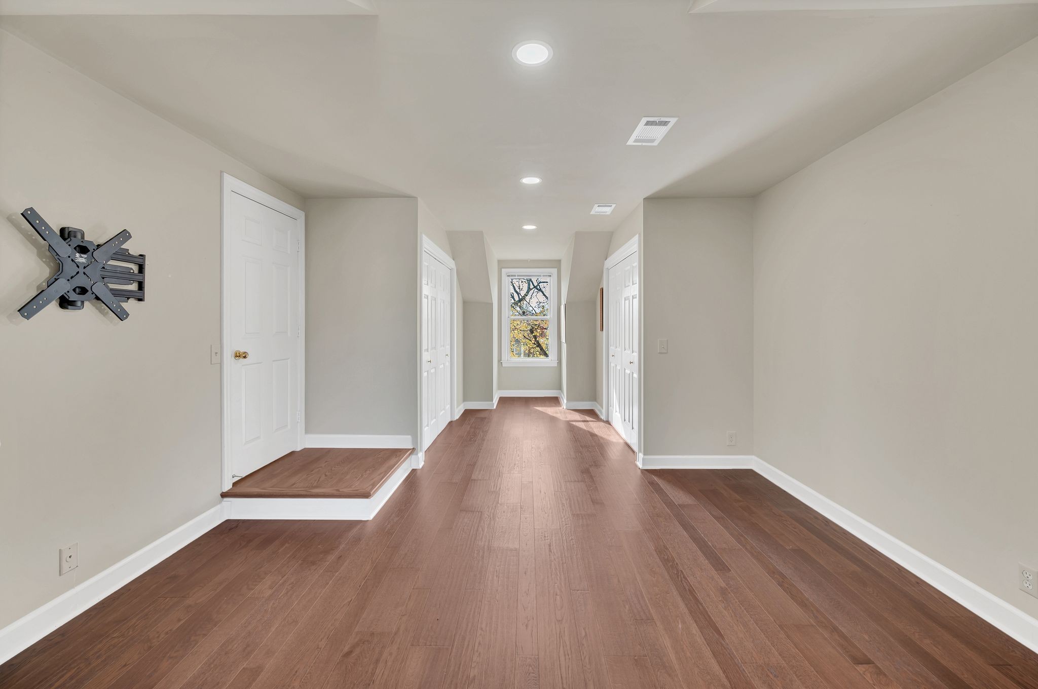 620 Estes Road Nashville, TN 37215 - Photo 26 of 40 a view of livingroom with hardwood floor and window