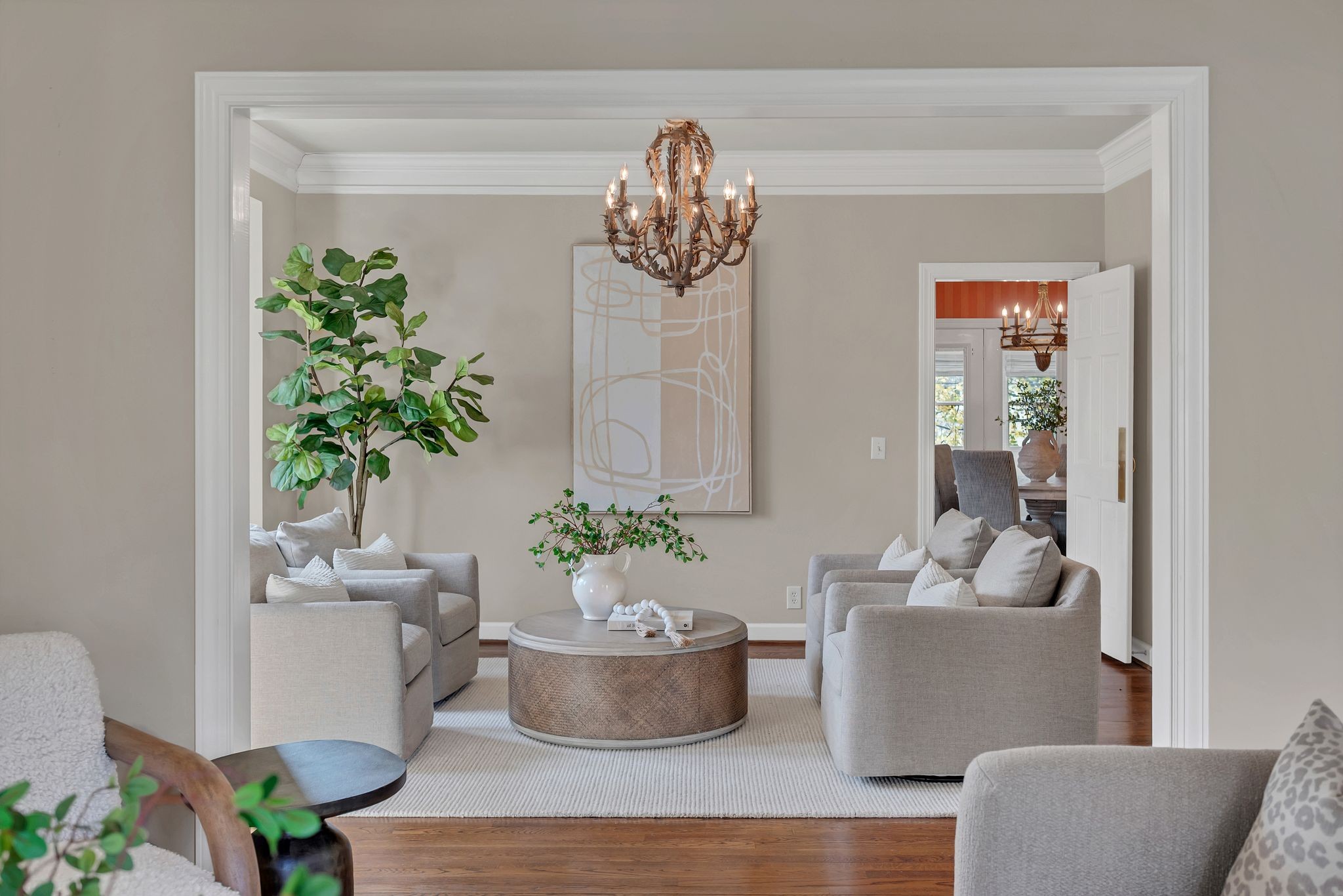 620 Estes Road Nashville, TN 37215 - Photo 10 of 40 a living room with furniture and a potted plant