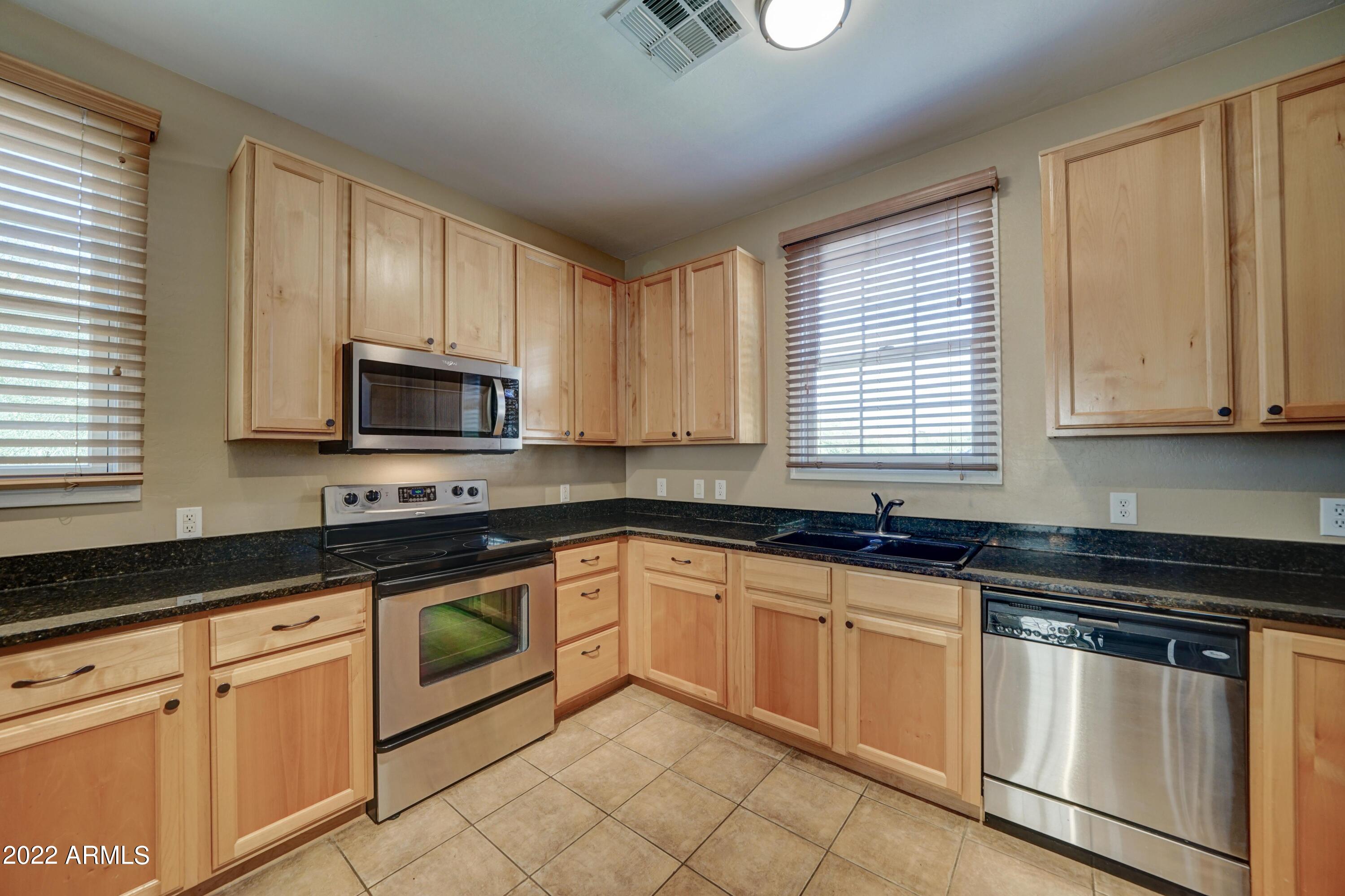 2618 South Key Biscayne Drive Gilbert, AZ 85295 - Photo 6 of 39 Kitchen