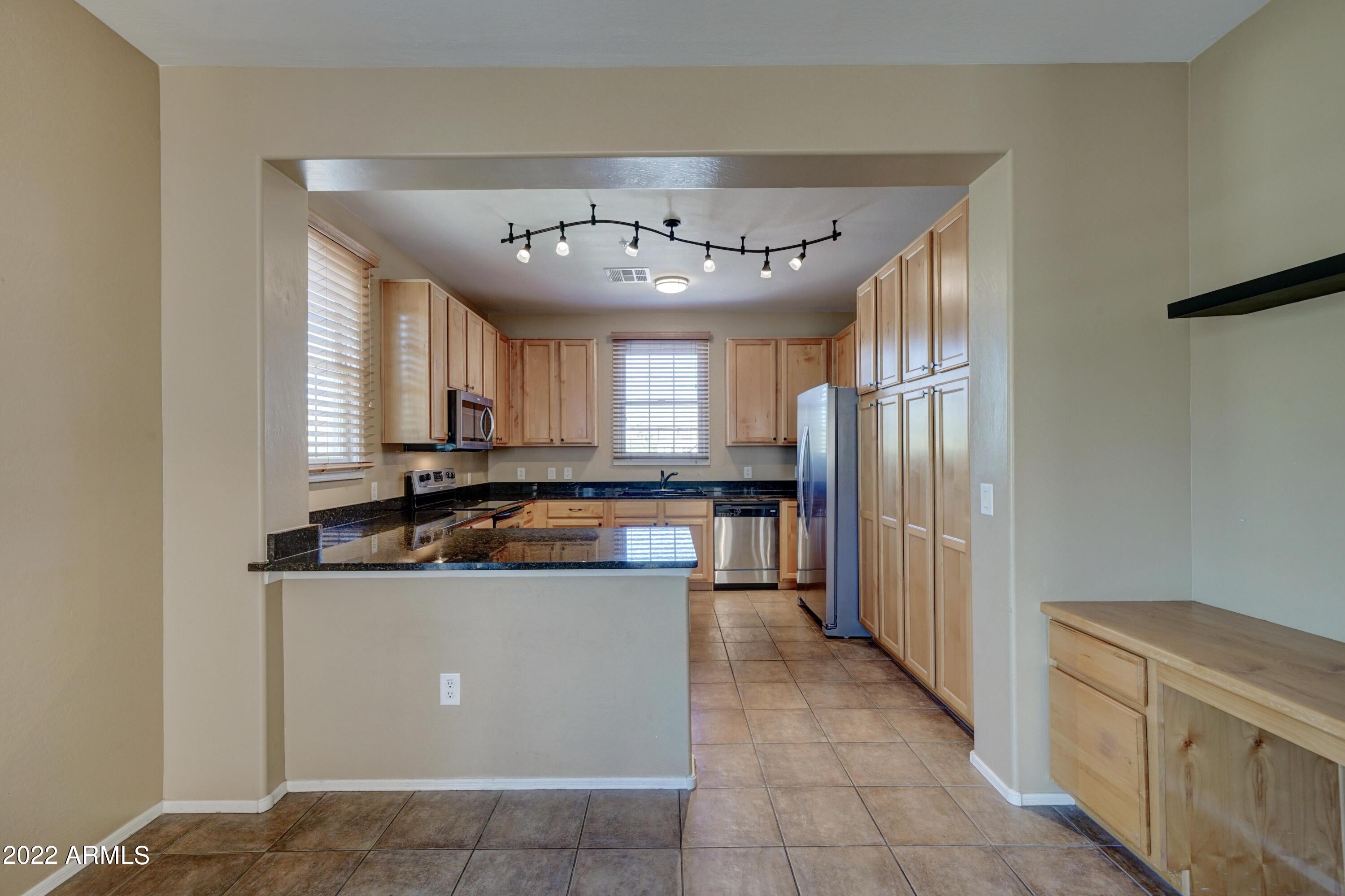 2618 South Key Biscayne Drive Gilbert, AZ 85295 - Photo 7 of 39 Kitchen