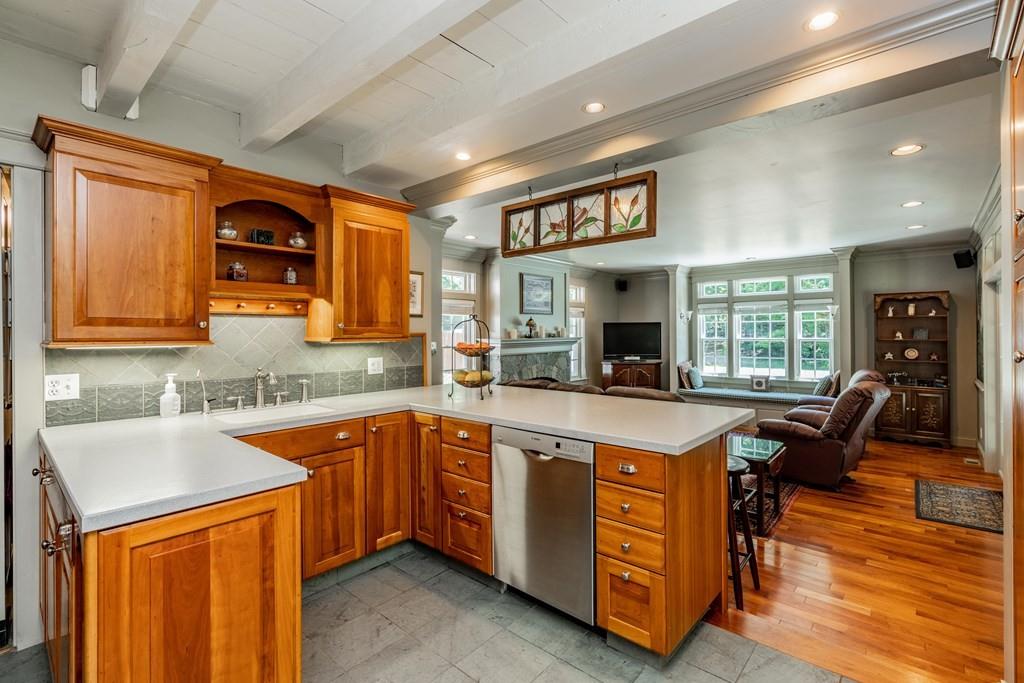 321 Russellville Road Westfield, MA 01085 - Photo 11 of 41