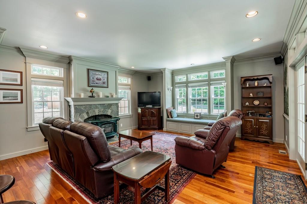 321 Russellville Road Westfield, MA 01085 - Photo 15 of 41