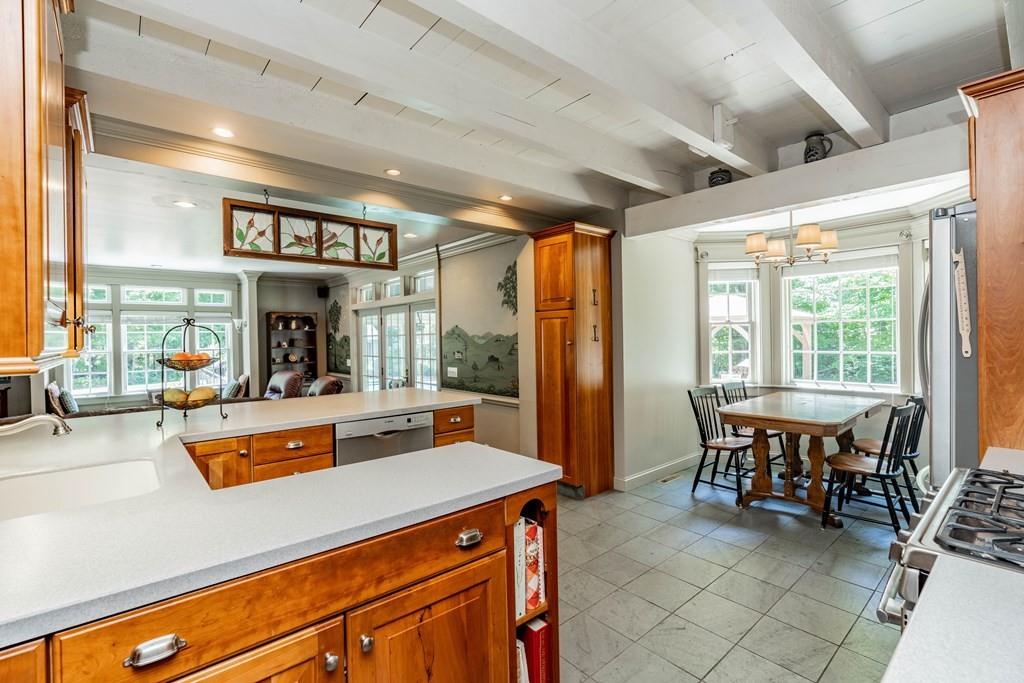 321 Russellville Road Westfield, MA 01085 - Photo 9 of 41