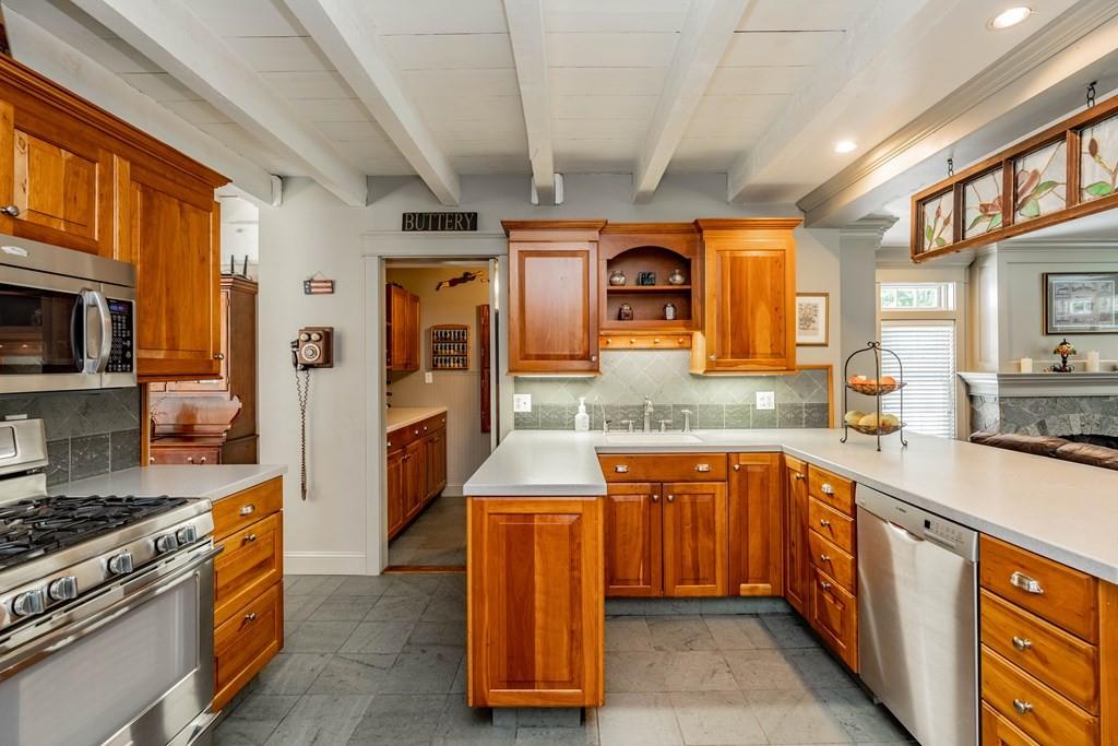 321 Russellville Road Westfield, MA 01085 - Photo 10 of 41