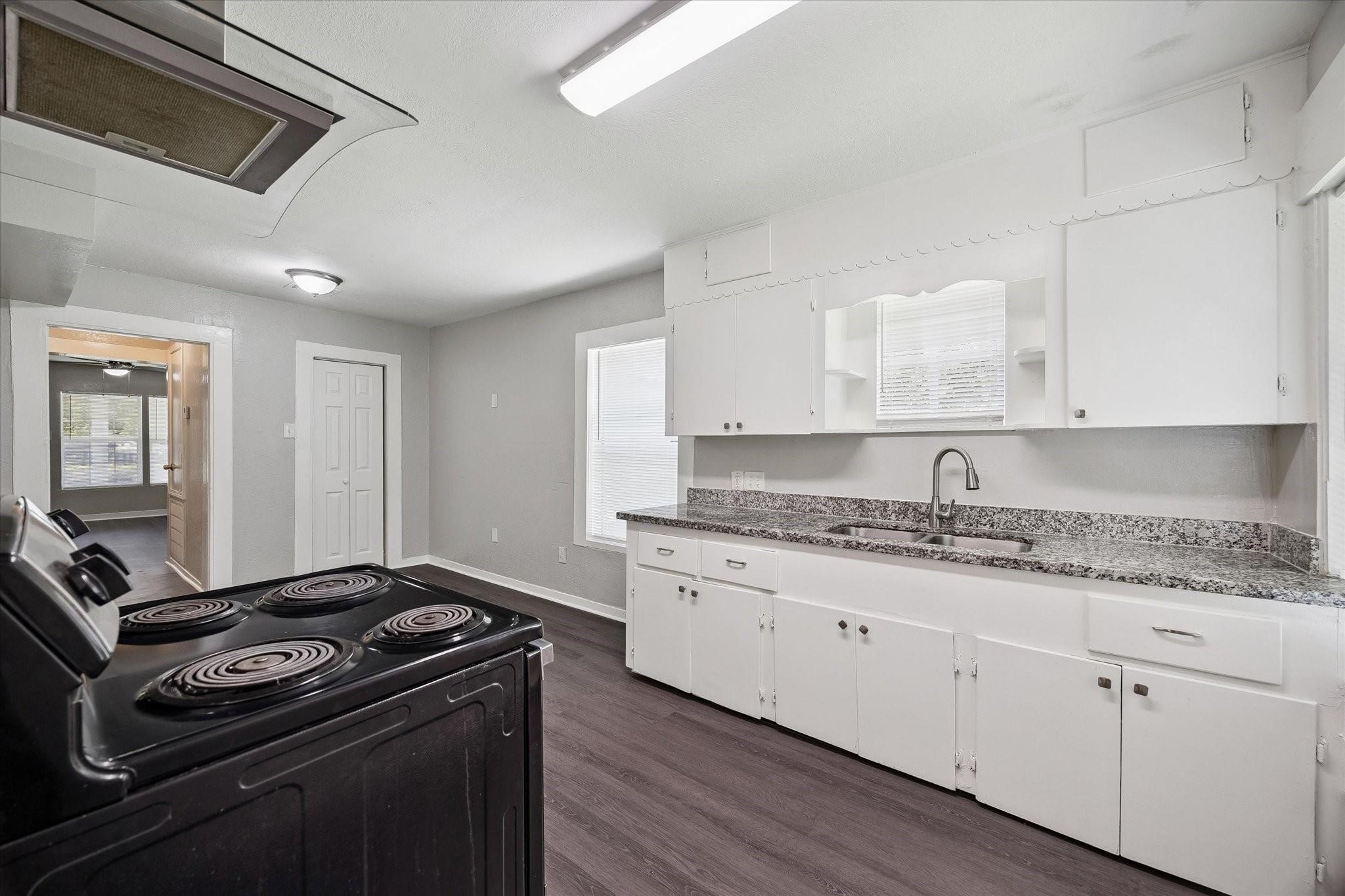 9210 Compton Street Houston, TX 77016 - Photo 4 of 11