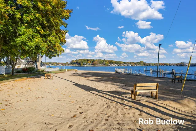 $399,900 | 17321 Coles Park Road, Spring Lake, MI 49456