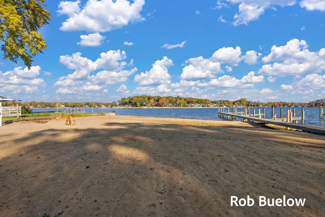 $399,900 | 17321 Coles Park Road, Spring Lake, MI 49456