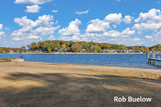 $399,900 | 17321 Coles Park Road, Spring Lake, MI 49456