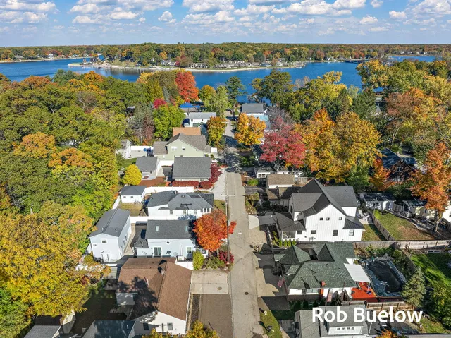 $399,900 | 17321 Coles Park Road, Spring Lake, MI 49456