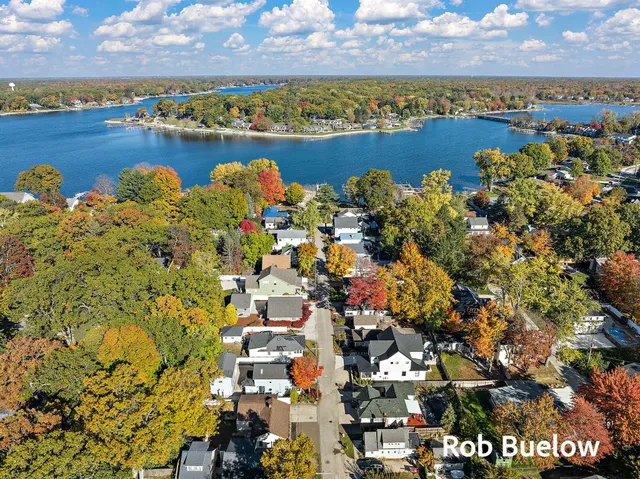 $399,900 | 17321 Coles Park Road, Spring Lake, MI 49456